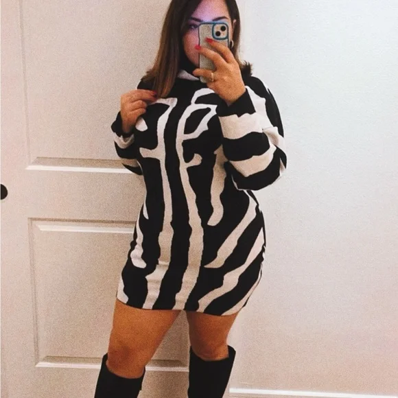 Zebra print sweater dress - Picture 3 of 5